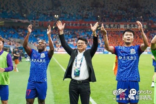 俱乐部、媒体以及社会各界都经历了非常复杂的情况。